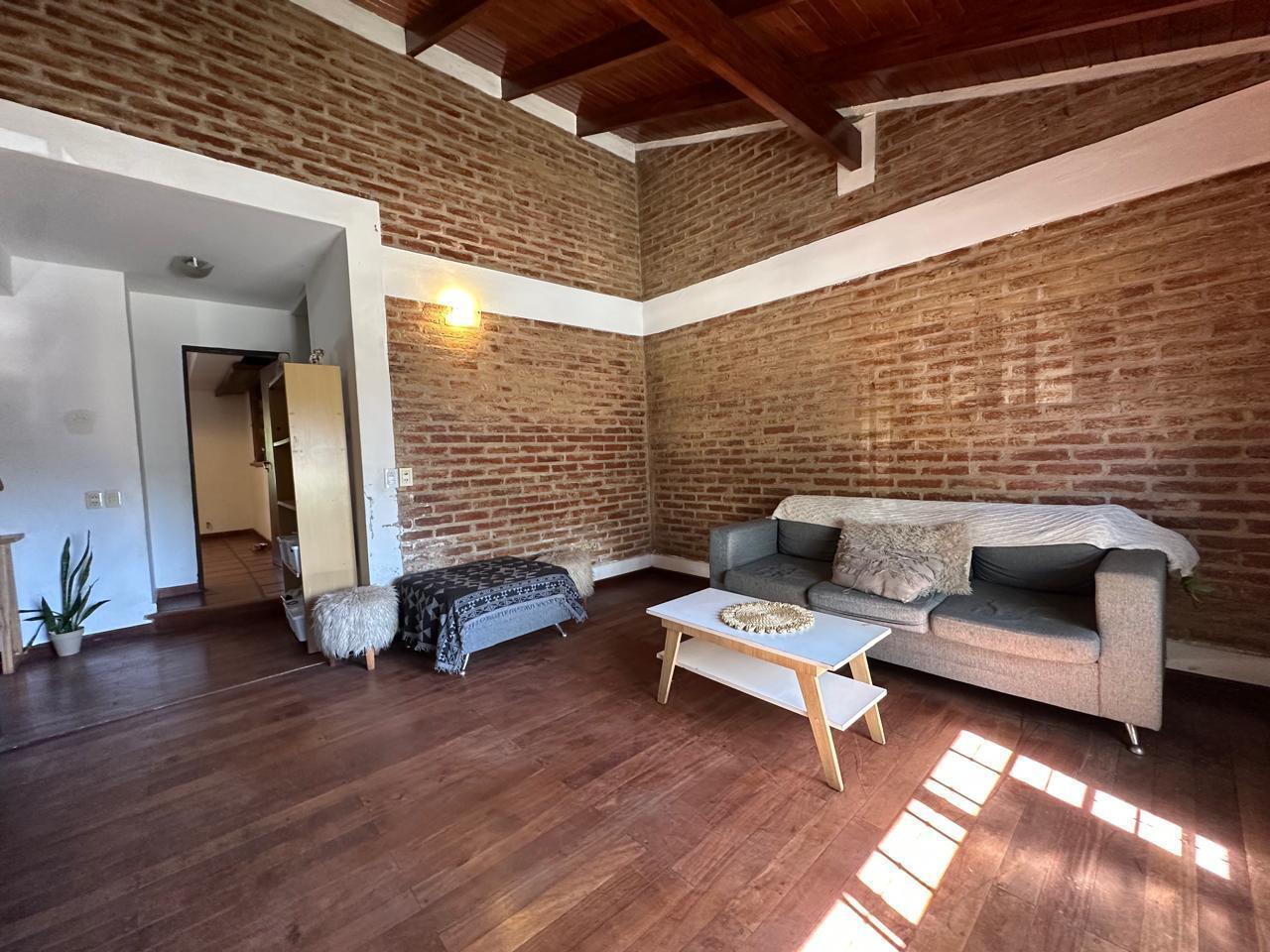 Foto de Venta de casa en urca. 4 dormitorios. Dependencia de servicio. Pileta, imagen 5