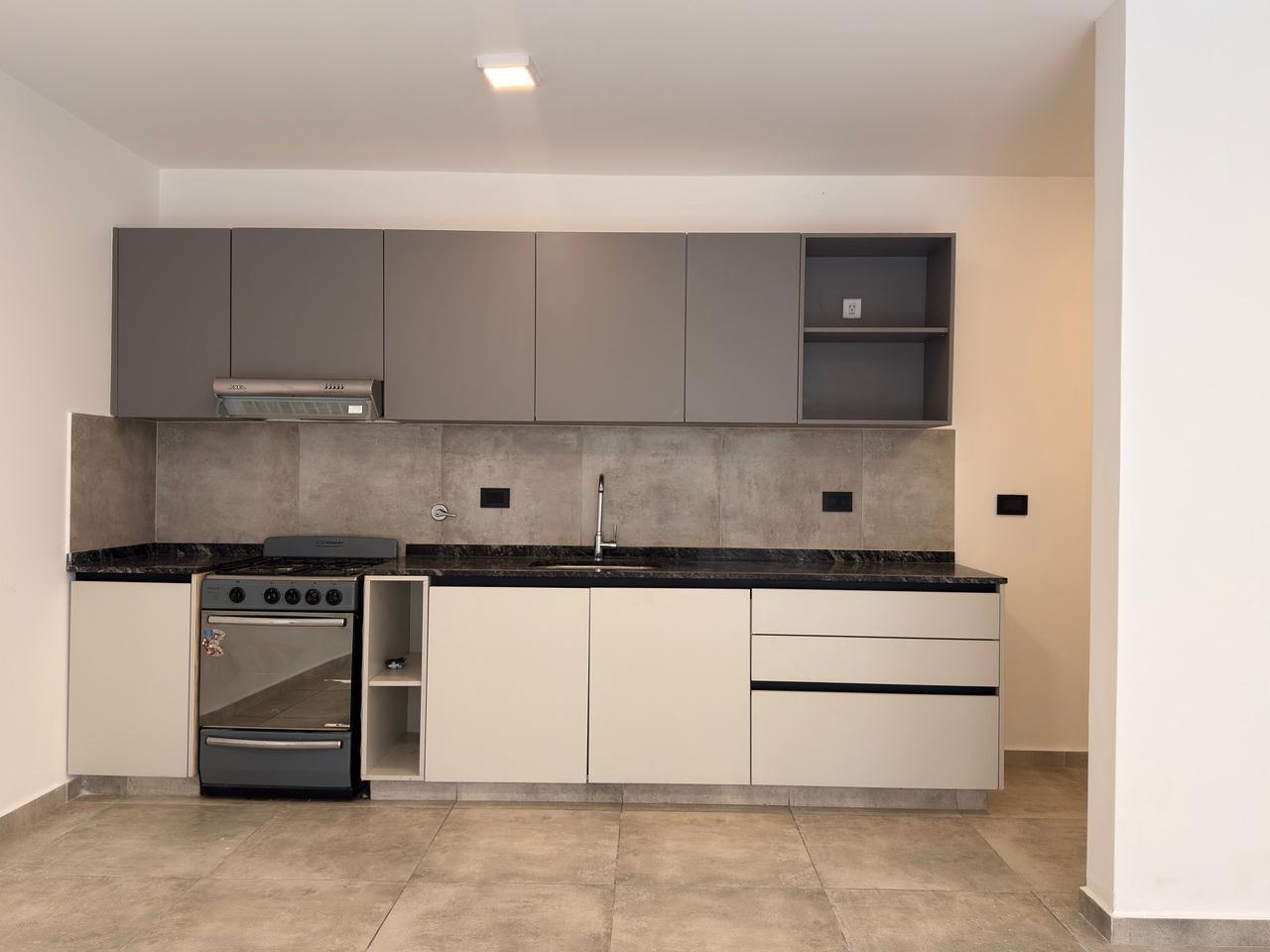 Foto de ALQUILER DUPLEX DE 2 DORMITORIOS CON COCHERA, GALERÍA Y ASADOR, imagen 1