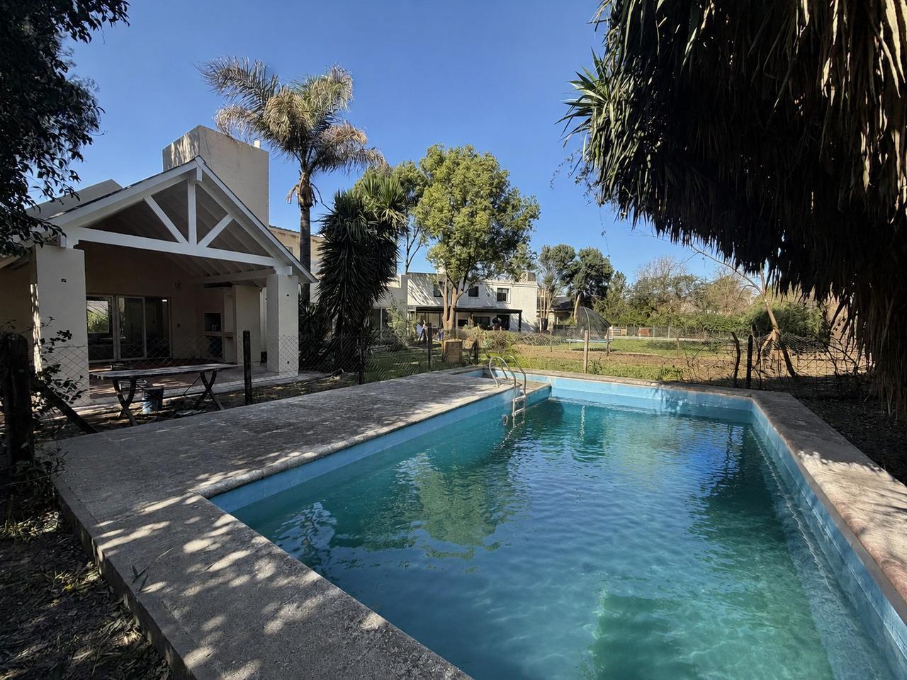 Foto de Alquiler en Country La Reserva, casa de 3 dorm + Pileta, imagen 1