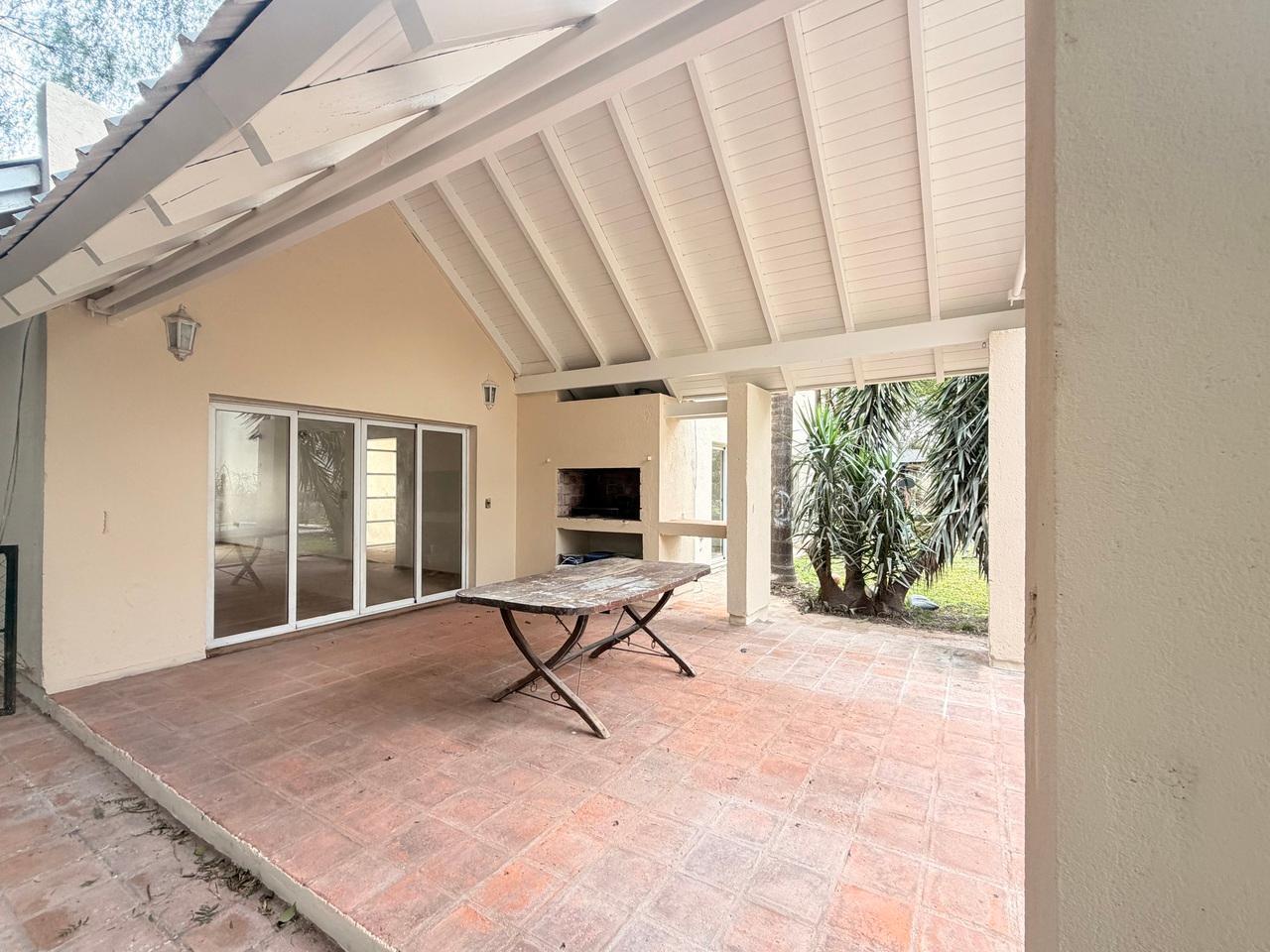 Foto de Alquiler en Country La Reserva, casa de 3 dorm + Pileta, imagen 3