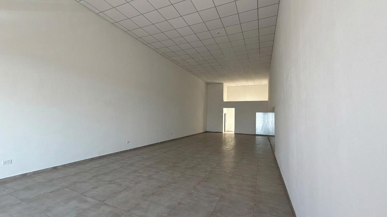 Foto de VENDO LOCAL COMERCIAL DOCTA BOULEVARD CENTRAL 120 M2 - EXCELENTE, imagen 5