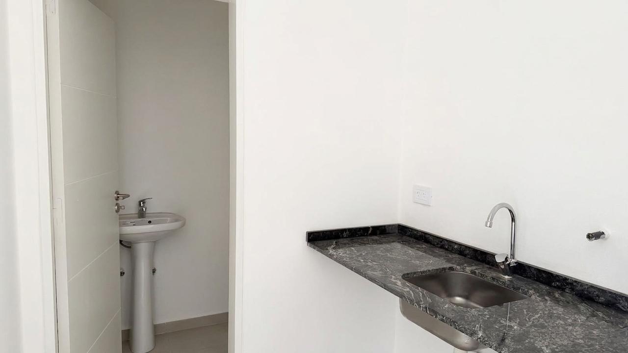 Foto de VENDO LOCAL COMERCIAL DOCTA BOULEVARD CENTRAL 120 M2 - EXCELENTE, imagen 1
