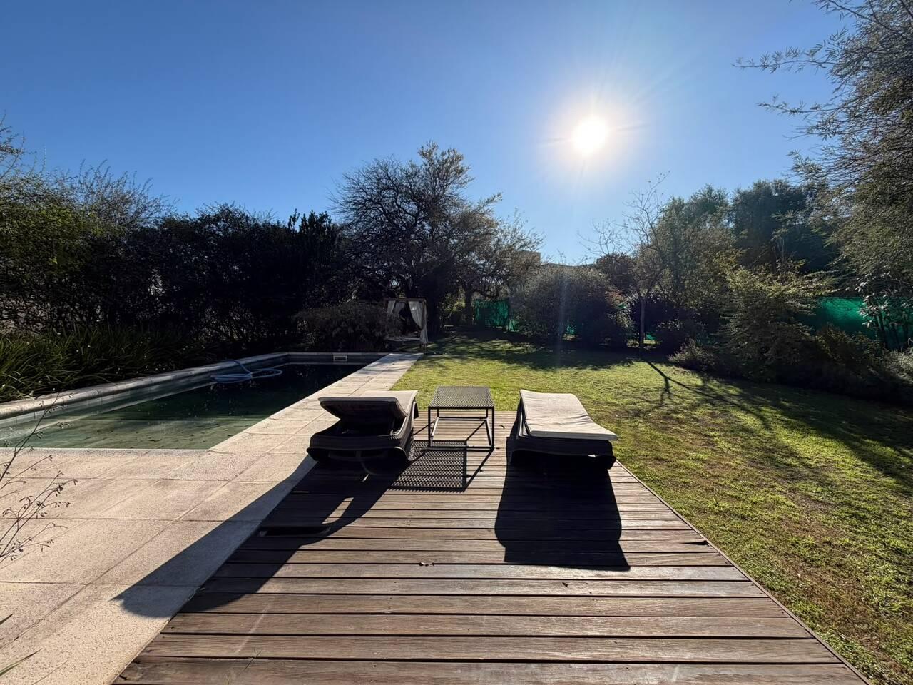 Foto de Venta. La Rufina. Exclusiva casa 3 dormitorios. Lote plano, imagen 3