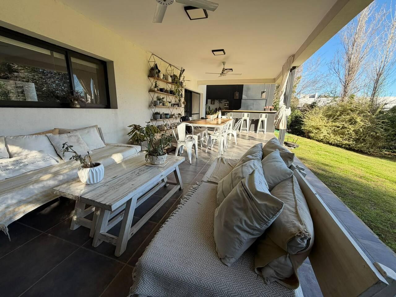 Foto de Venta. La Rufina. Exclusiva casa 3 dormitorios. Lote plano, imagen 4