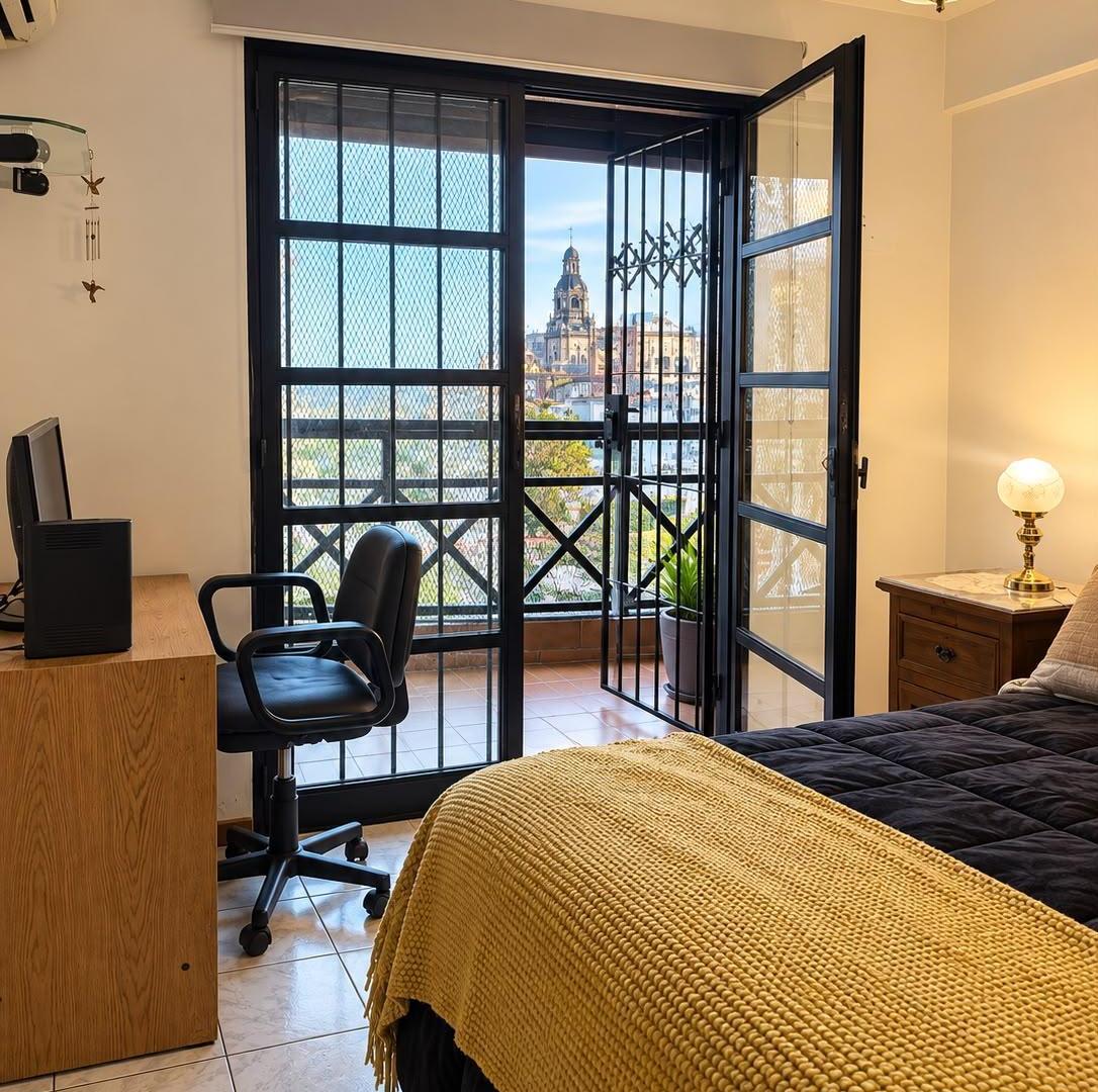 Foto de Departamento de un dormitorio y medio con dos balcones en pleno centro, imagen 4