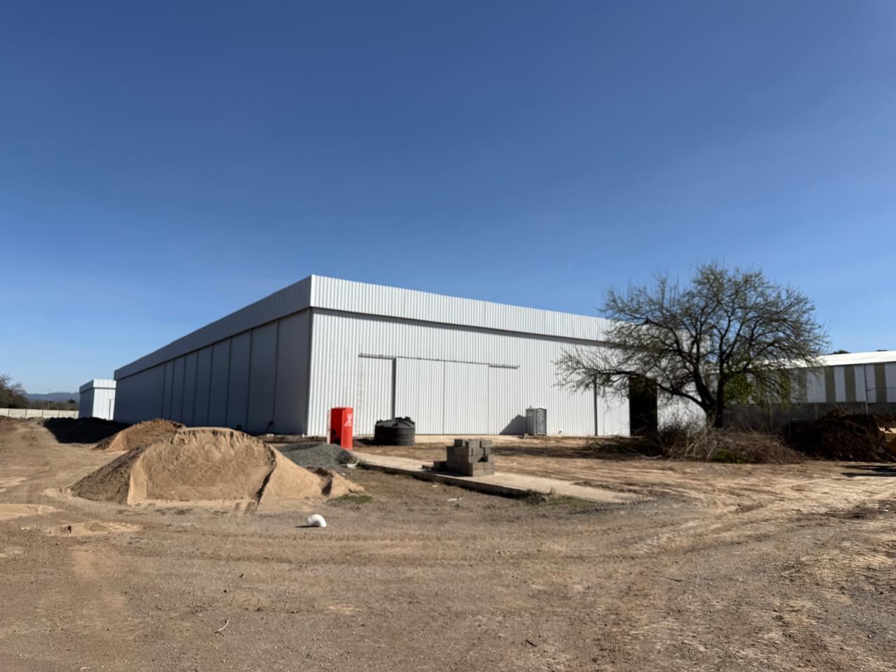 Foto de Galpón Premium1000 m2 en Venta. Complejo cerrado. Los Boulevares, imagen 1