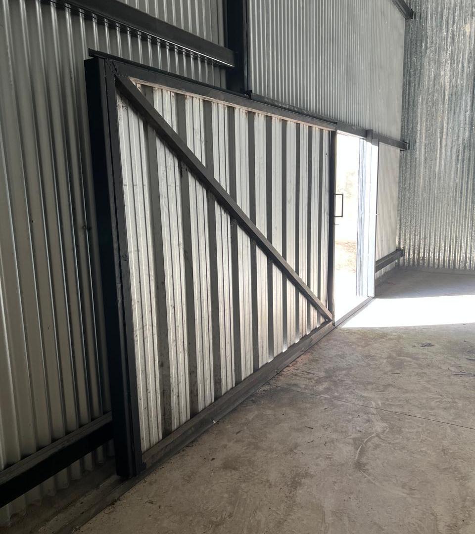 Foto de VENDO GALPON EN BV. LOS ALEMANES, CALLE TAMBURINI, CORDOBA, imagen 2