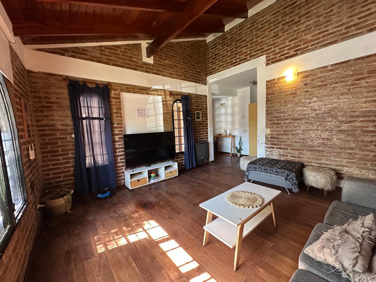 Foto de Venta de casa en urca. 4 dormitorios. Dependencia de servicio. Pileta, imagen 5