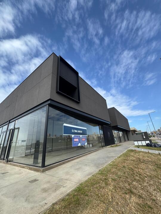Foto de ALQUILER local comercial esquina en Docta Urbanización. 65mts. Sobre, imagen 2