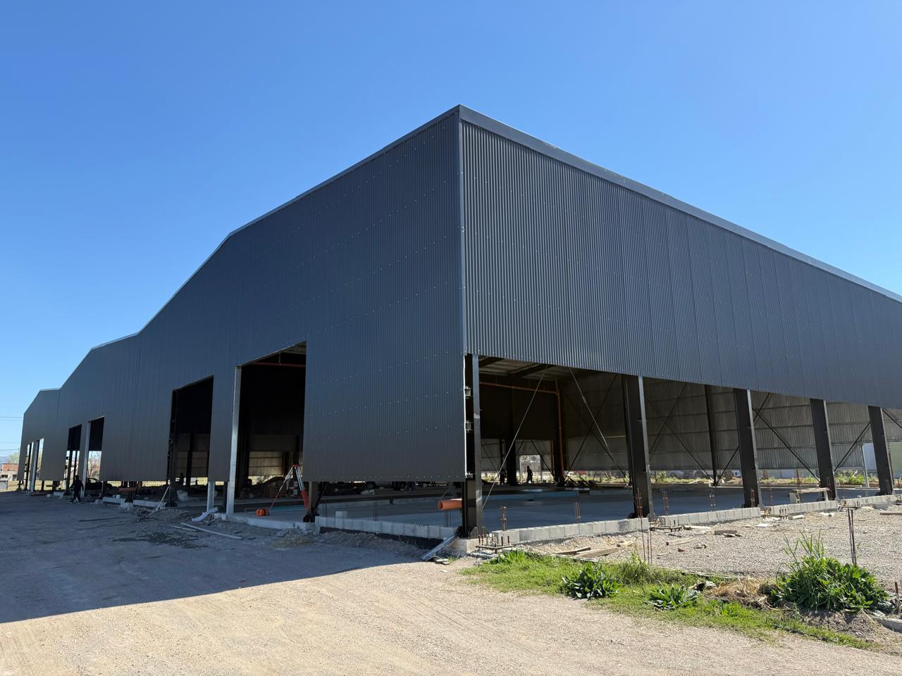 Foto de GALPÓN INDUSTRIAL EN VENTA DE 750 M² – RUTA NACIONAL 9 – JUÁREZ CELMAN, imagen 3