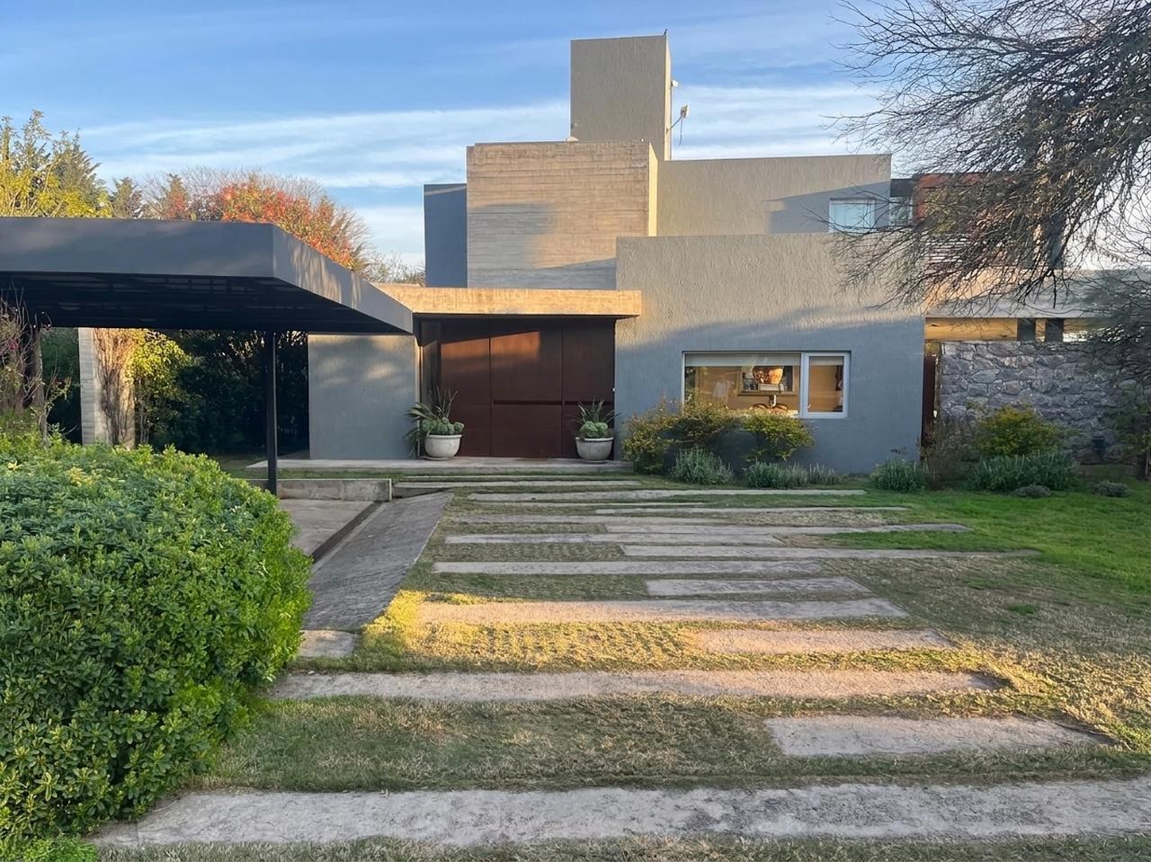 Foto de VENTA | Casa de arquitectura de autor · 3 dorm. +, imagen 1