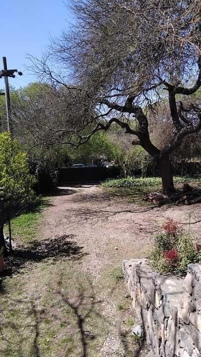Foto de Casa de 5 ambientes con jardín y cochera en Mendiolaza, imagen 1