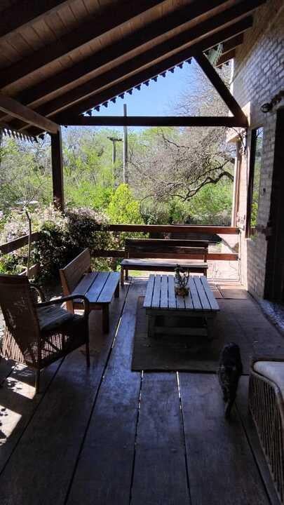 Foto de Casa de 5 ambientes con jardín y cochera en Mendiolaza, imagen 5