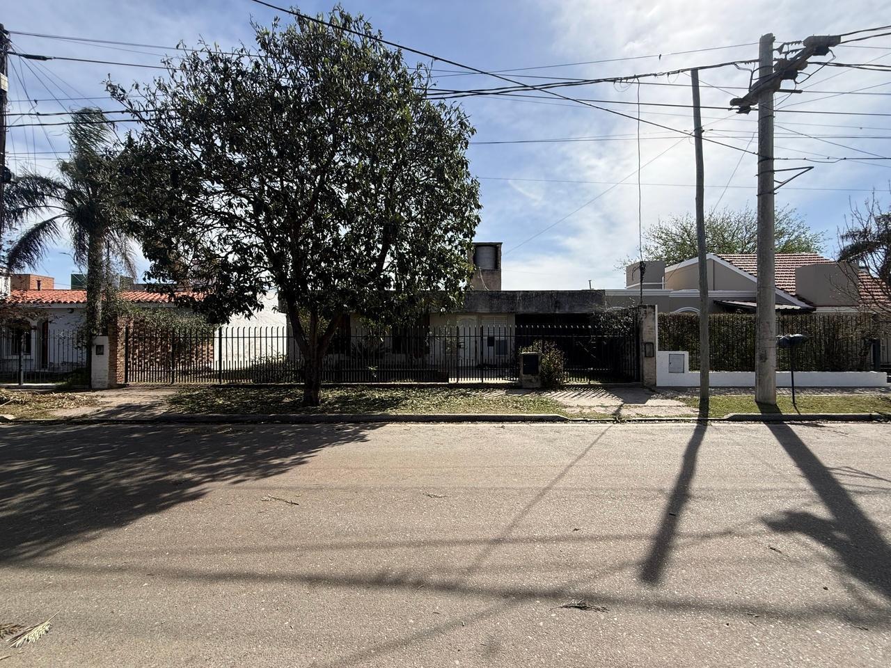 Foto de VENTA CASA A REFACCIONAR ZONA VILLA BELGRANO, imagen 2