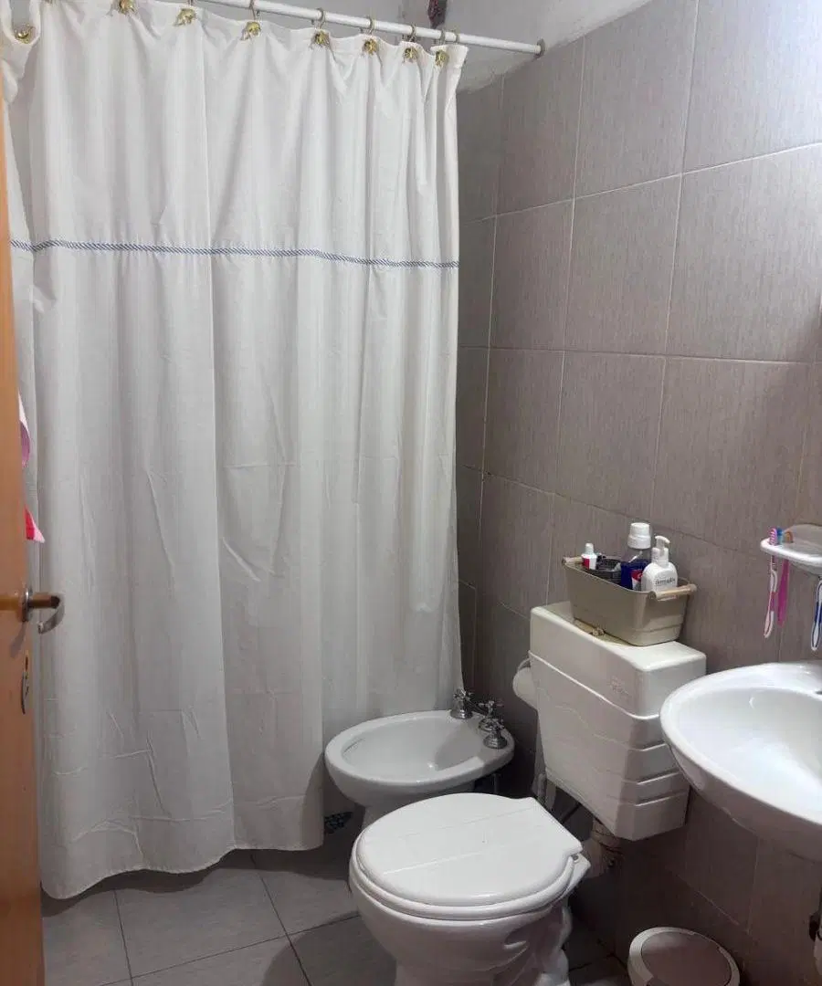 VENTA DE CASA 2 DORMITORIOS CON PATIO IDEAL INVERSOR EN CARRARA DE HORIZONTE! 3