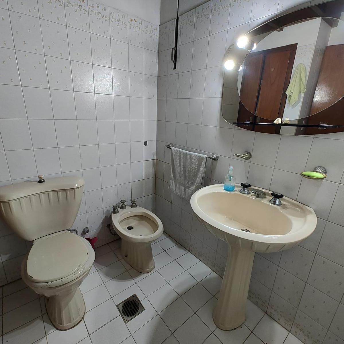 Venta Casa con Pileta, Maipu 4