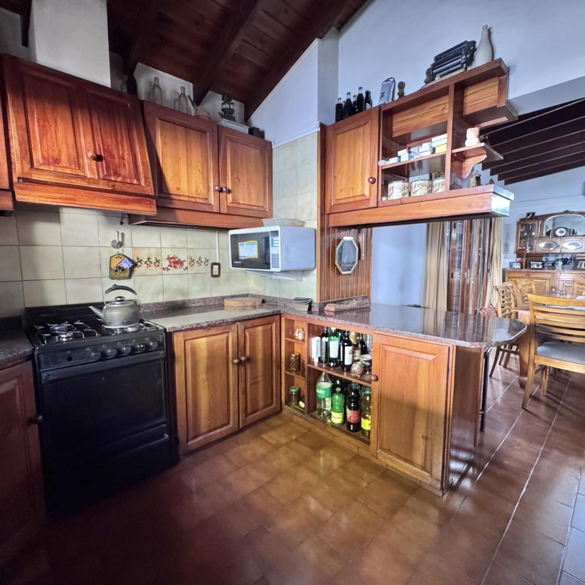 Venta Casa con Pileta, Maipu 3