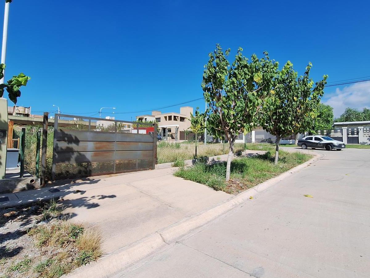 Terreno en Barrio Privado "La Yaya" 3