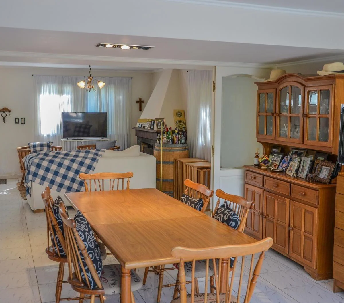 Casa en Venta de 3 Habitaciones con Pileta Barrio Dalvian 5