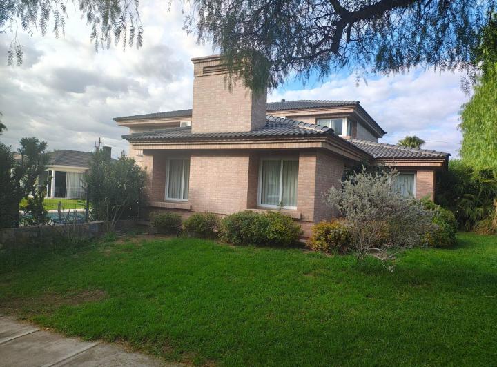 Casa en  Venta Barrio Dalvian 5