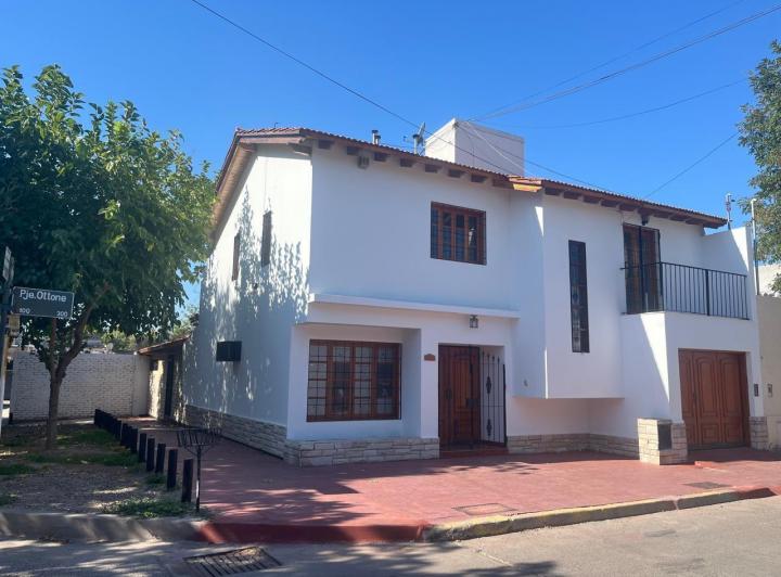 Casa en Alquiler en Godoy Cruz 2