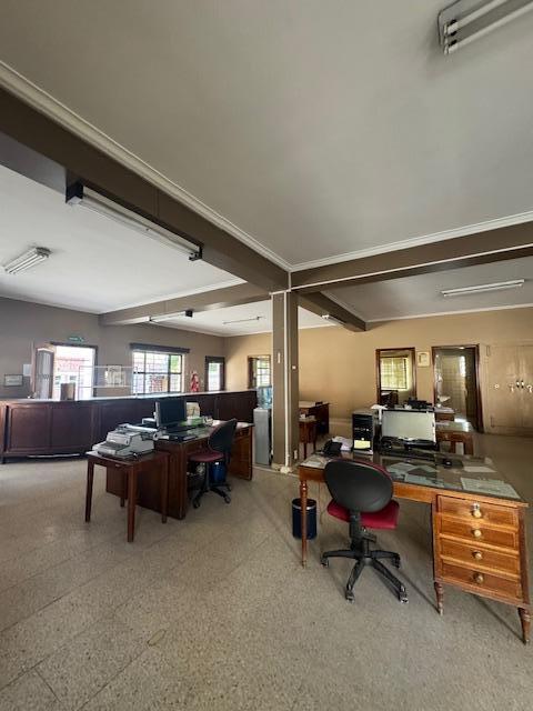 Se vende predio con Galpones y Oficinas en Godoy Cruz - Mendoza
