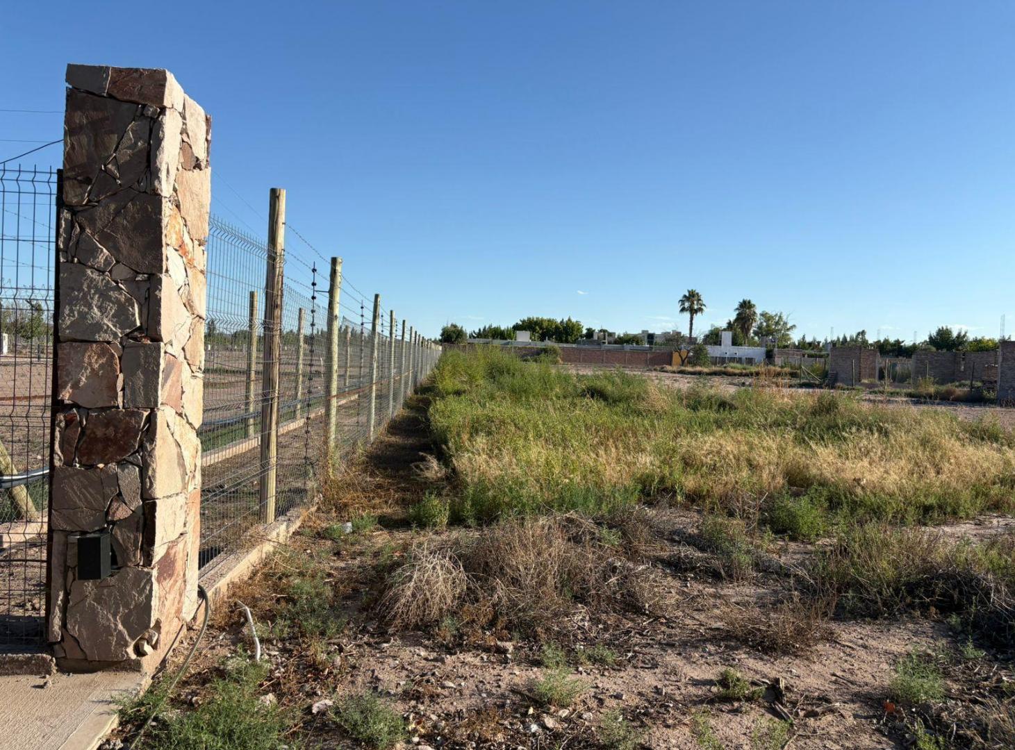 Terreno en venta en calle Los Peralitos