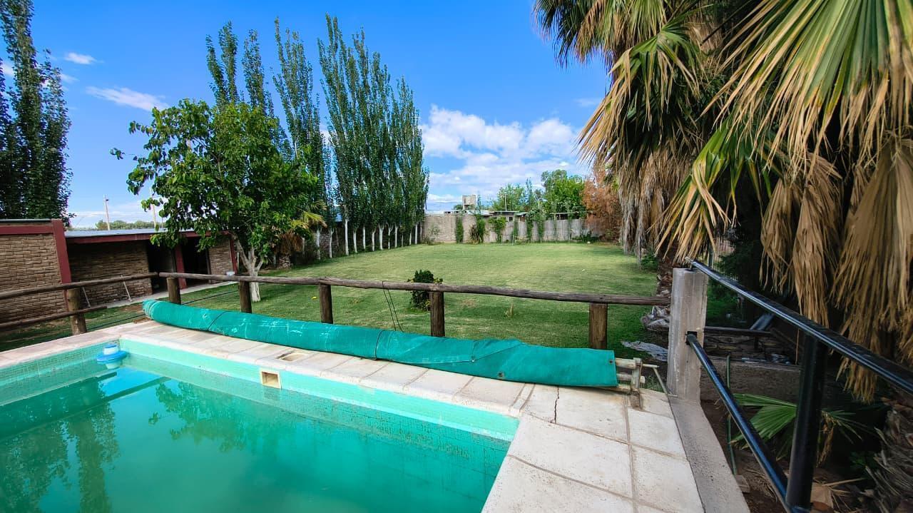 Casa 2 DORMITORIOS 1 BAÑO Galería Quincho Pileta 1500 m2 Parquizado Fin de semana vivienda familiar