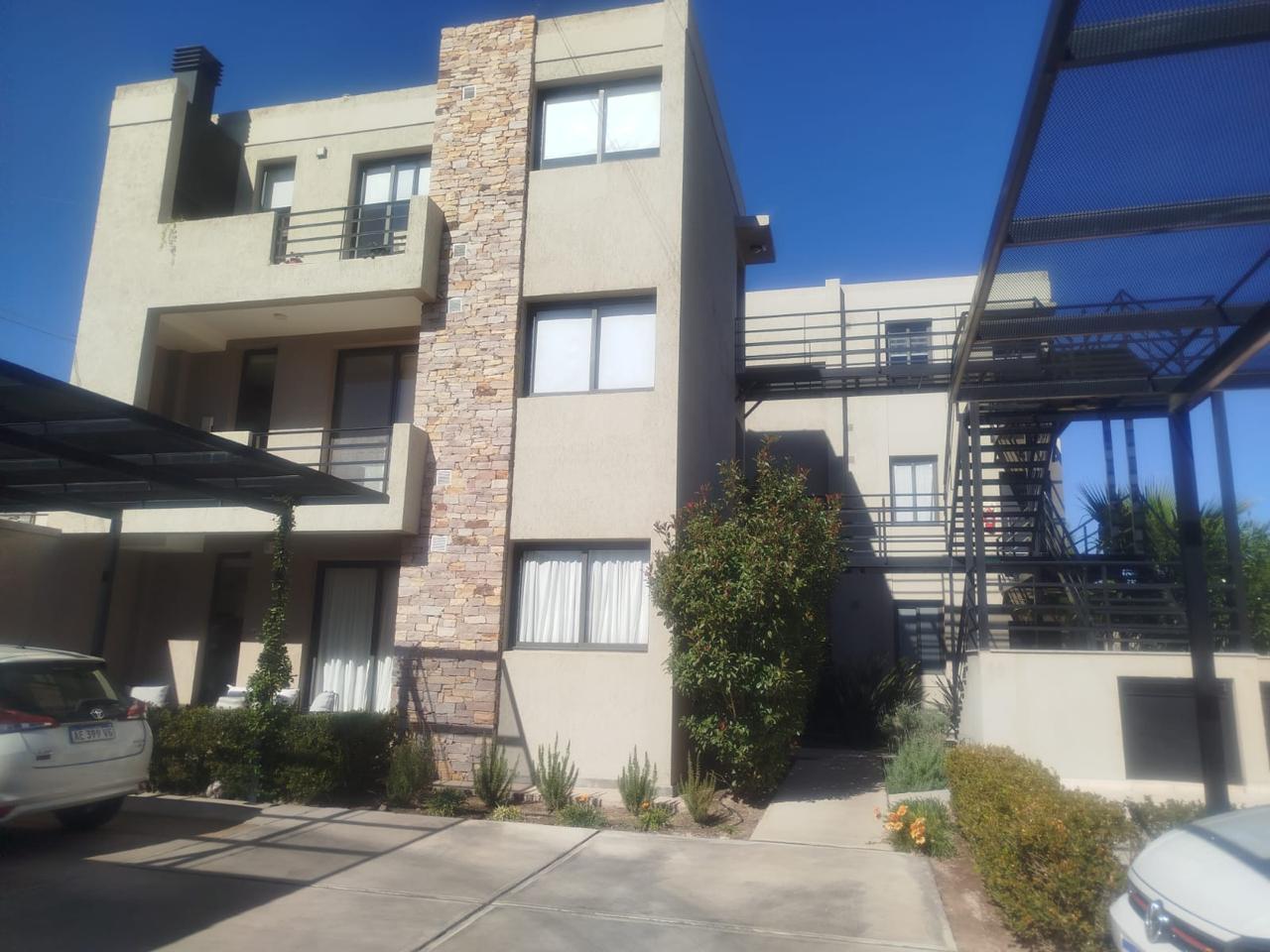 Departamento en Alquiler - Frente a Dalvian