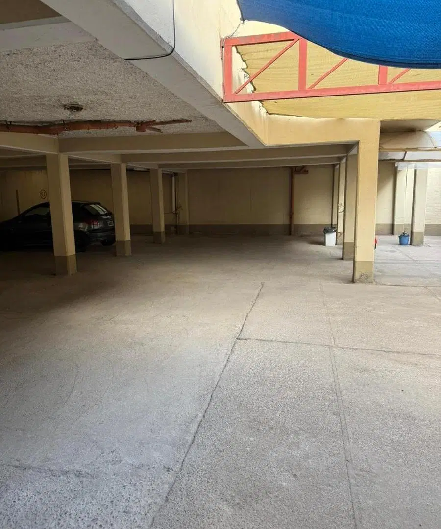 Cochera en complejo de departamentos privada 2