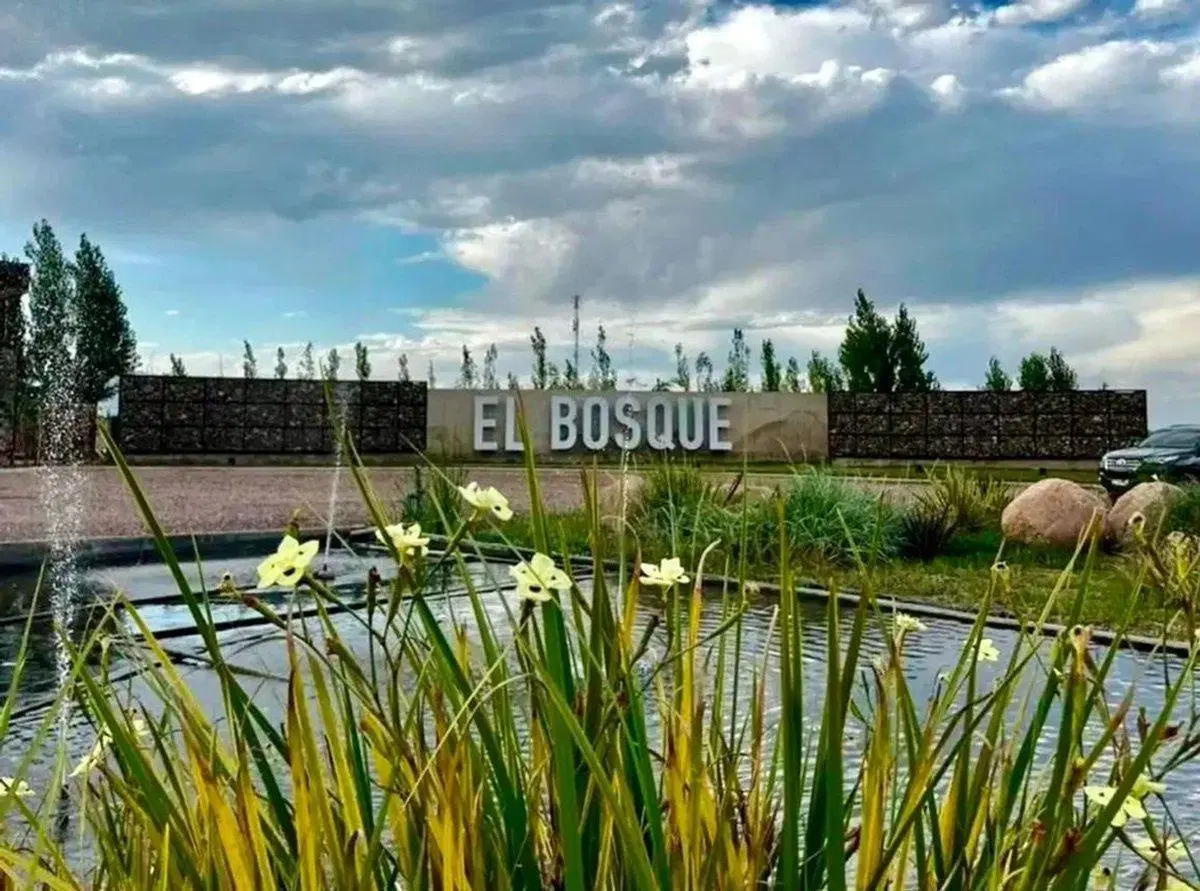 Terreno en venta Barrio Privado El Bosque Maipú 2