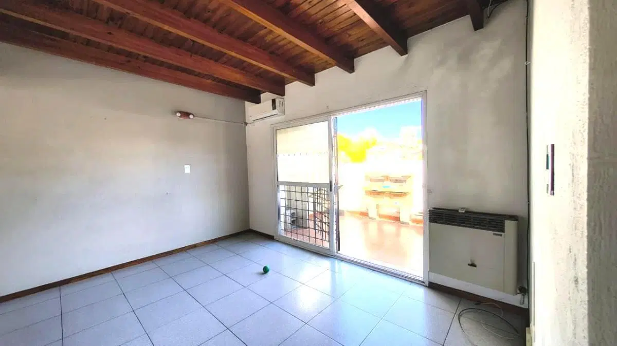 Departamento 3 dormitorios, 1 baño, Cochera y Terraza con churrasquera 2