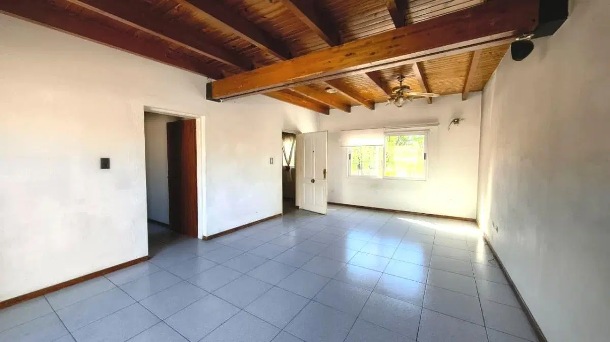 Departamento 3 dormitorios, 1 baño, Cochera y Terraza con churrasquera 3