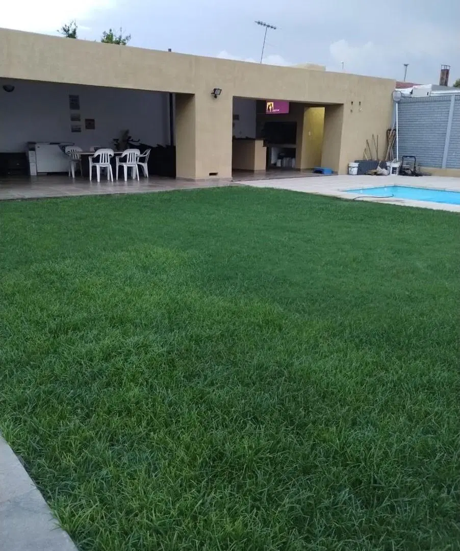 Casa en Venta en Villa America, San Juan/645m2 de terreno, pileta, quincho, cochera y 3 dormitorios 2