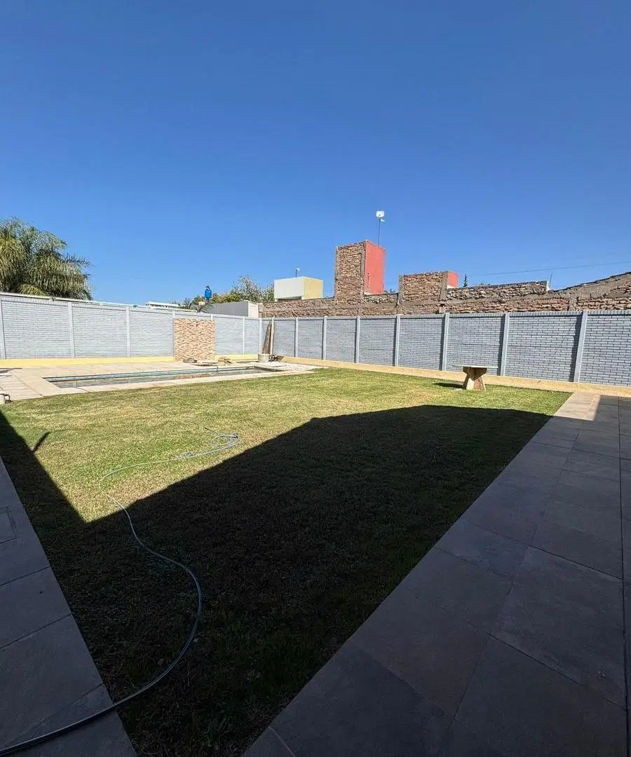 Casa en Venta en Villa America, San Juan/645m2 de terreno, pileta, quincho, cochera y 3 dormitorios 5