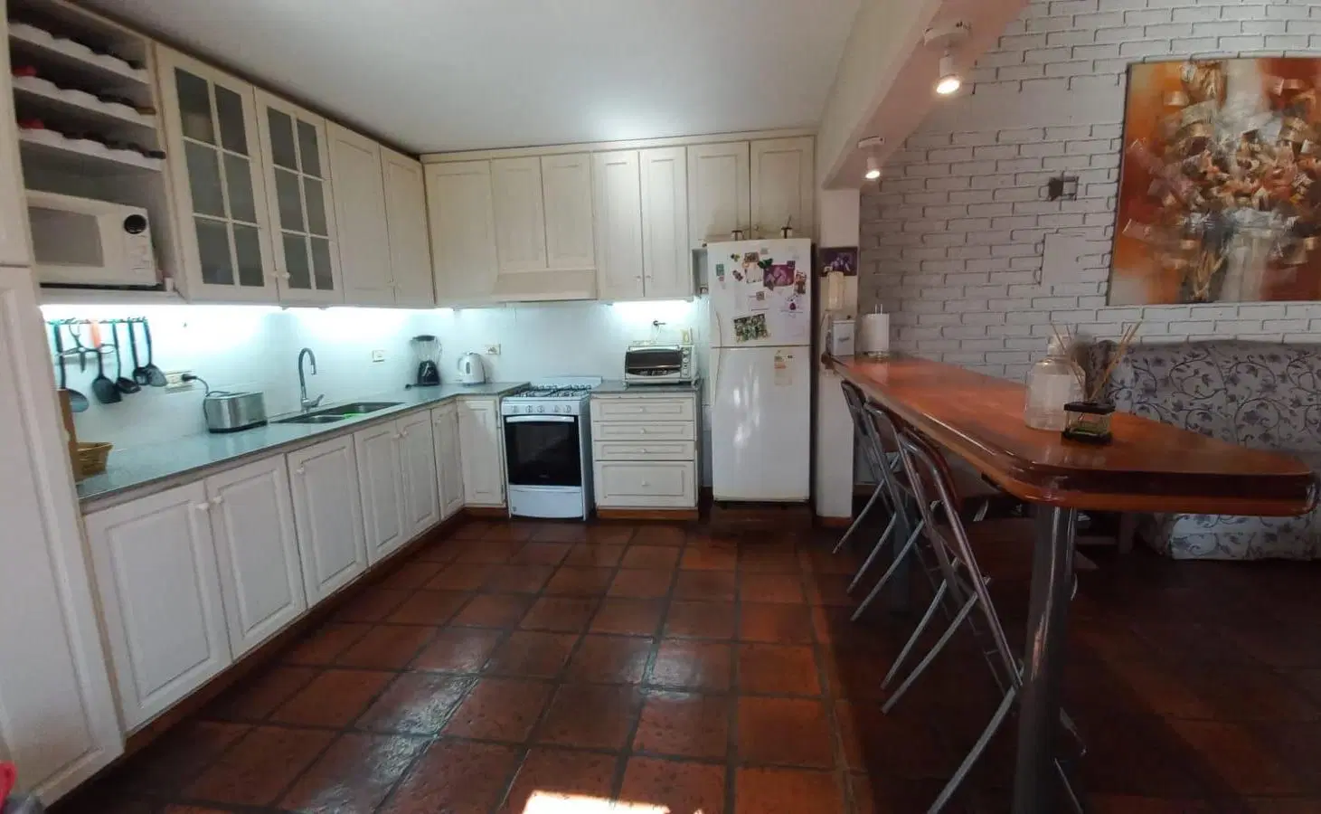 Espectacular Casa a la Venta en Barrio Los Tordos, Guaymallén. Jardín, Parrilla, Pileta, Seguridad. 3