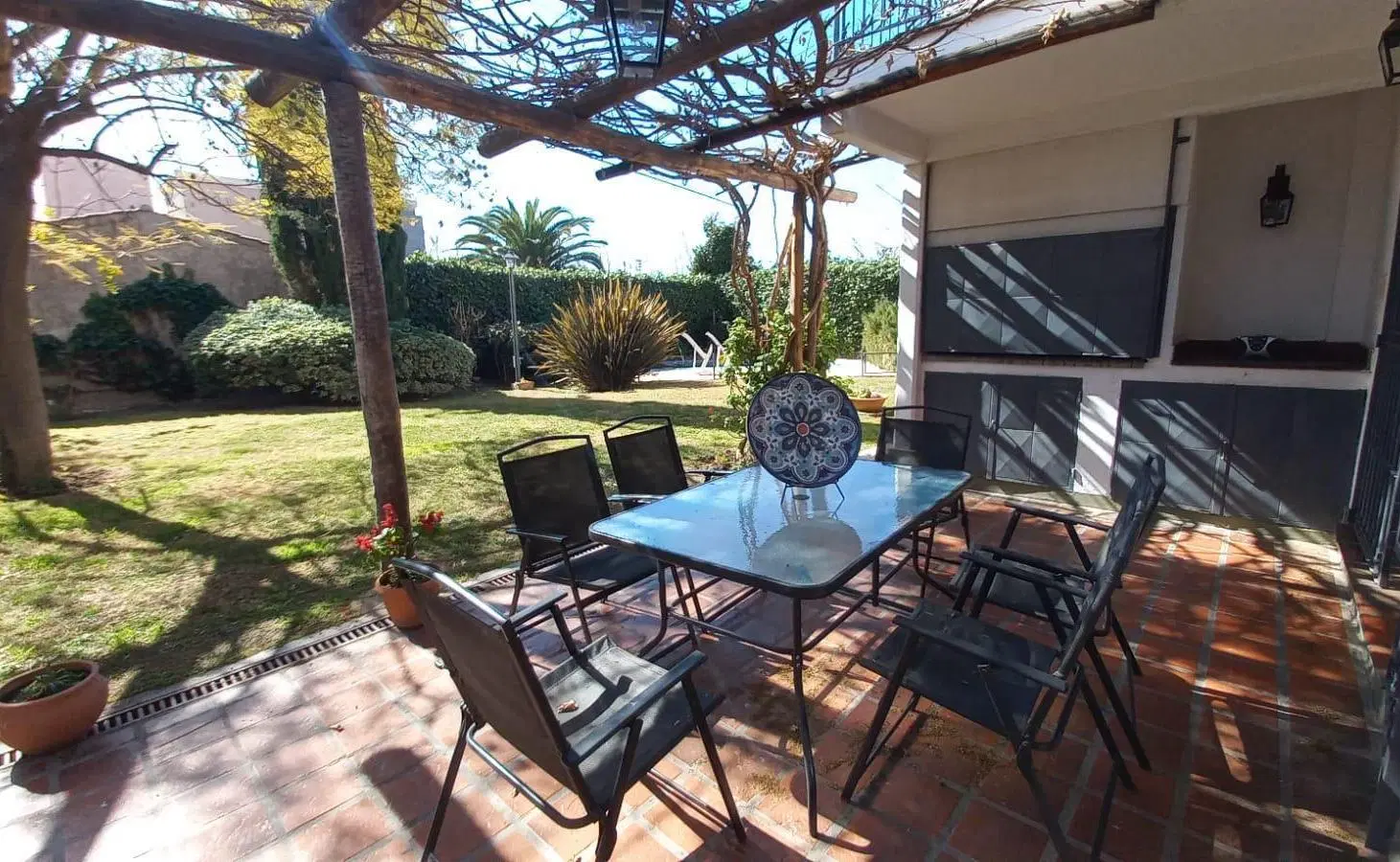 Espectacular Casa a la Venta en Barrio Los Tordos, Guaymallén. Jardín, Parrilla, Pileta, Seguridad. 4