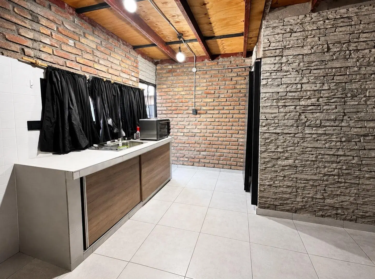 Casa con quincho, pileta y departamento independiente en Las Heras - Mendoza. 8