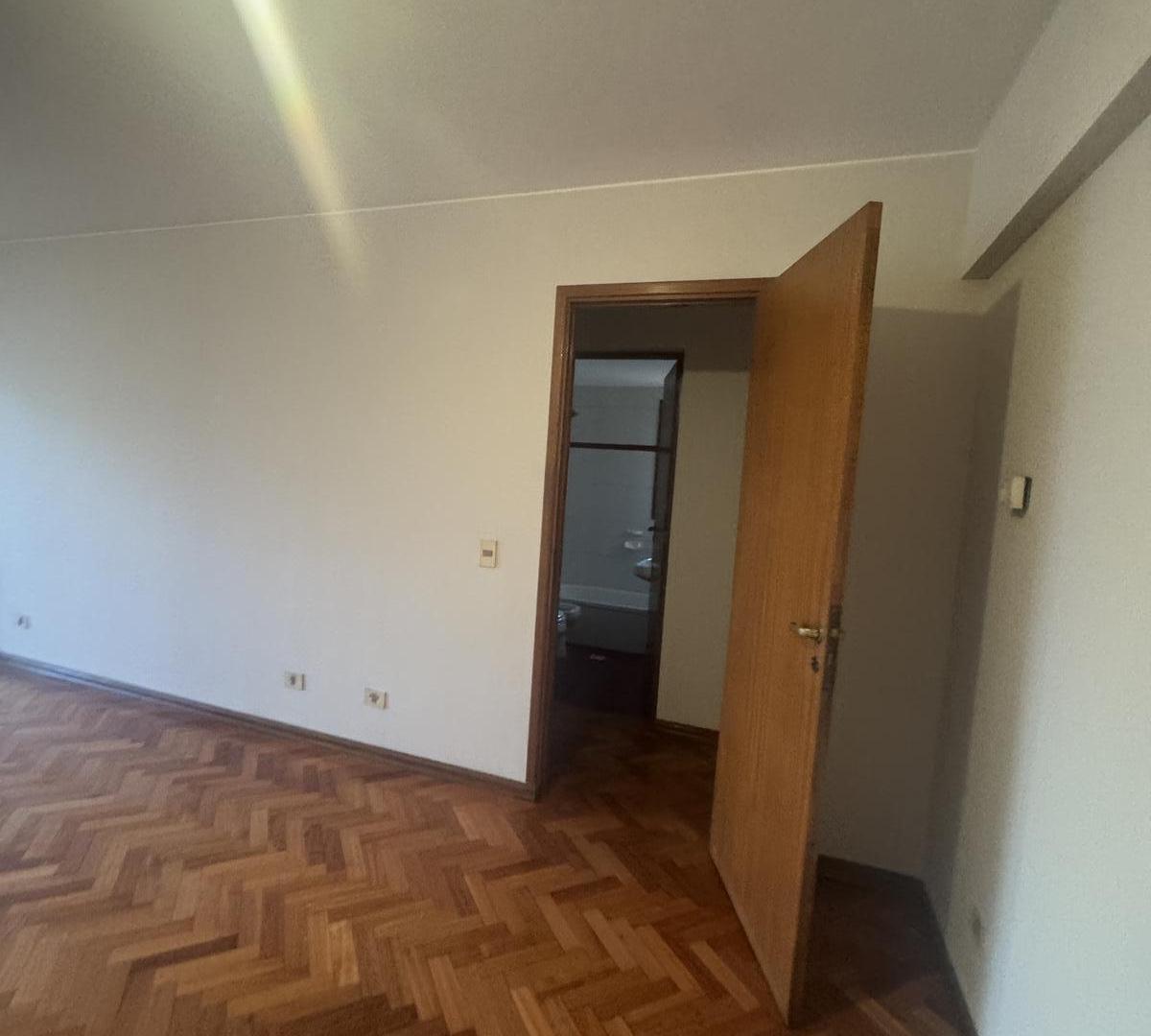 Foto de Departamento en Alquiler en Peatonal - Mendoza, imagen 3