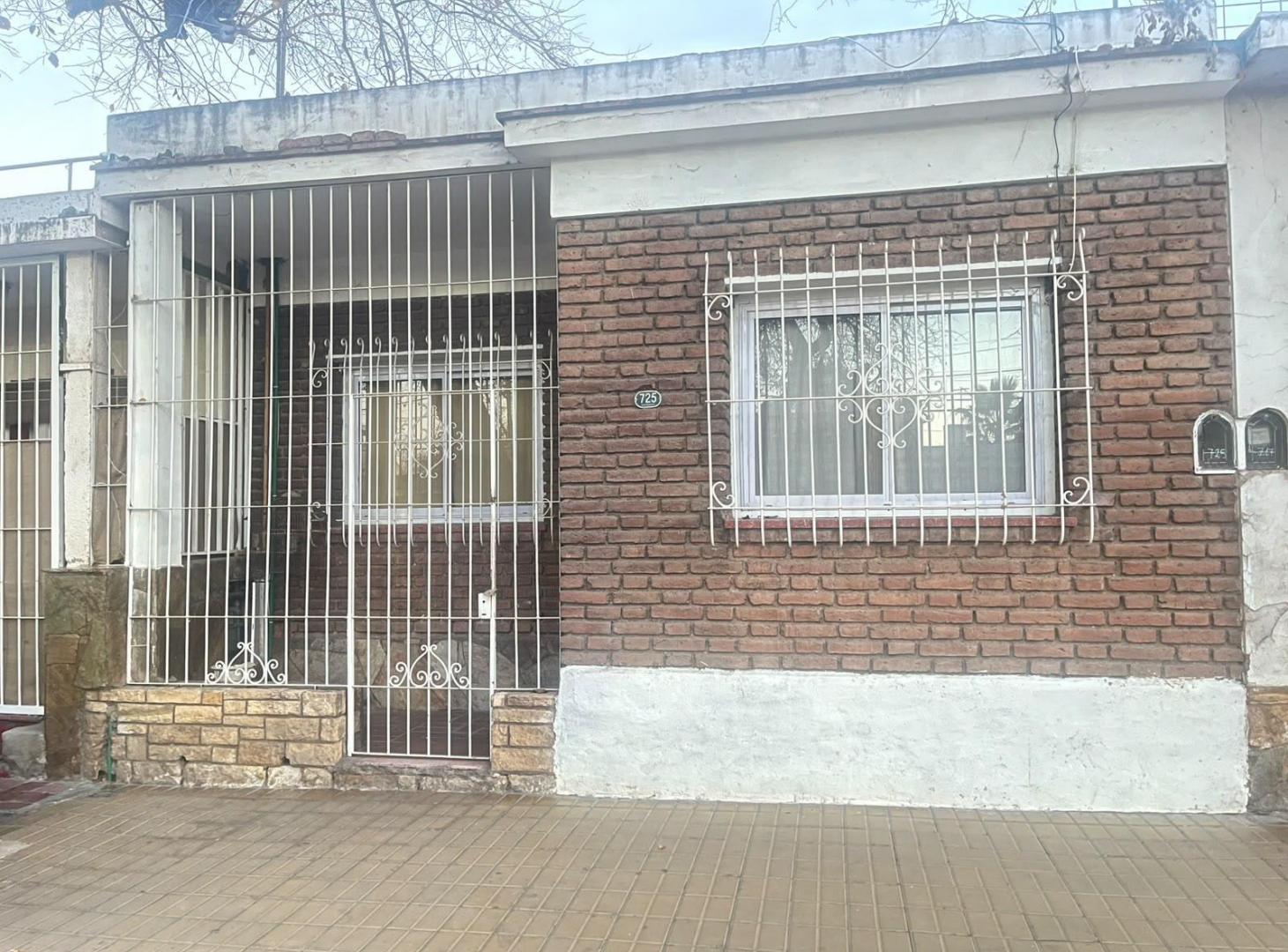 Foto de Casa en venta a remodelar ideal flipping inmobiliario - cuarta sección, imagen 1