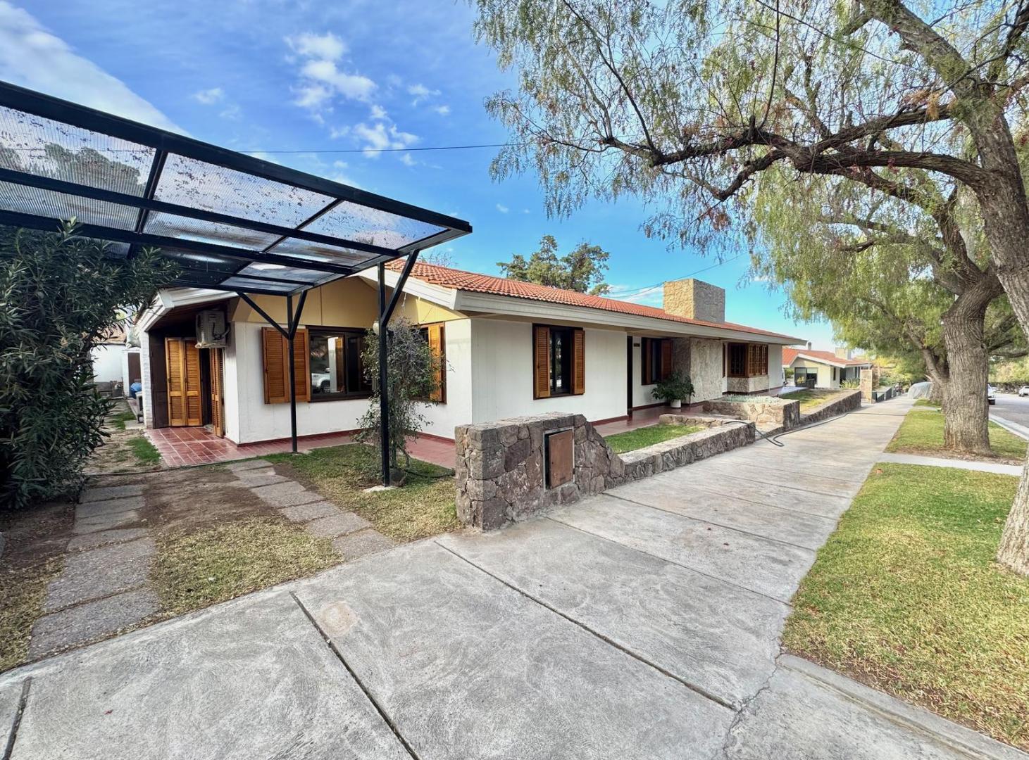 Foto de Casa en Barrio Dalvian, Una planta, 3 dormitorios y amplio jardín en, imagen 3