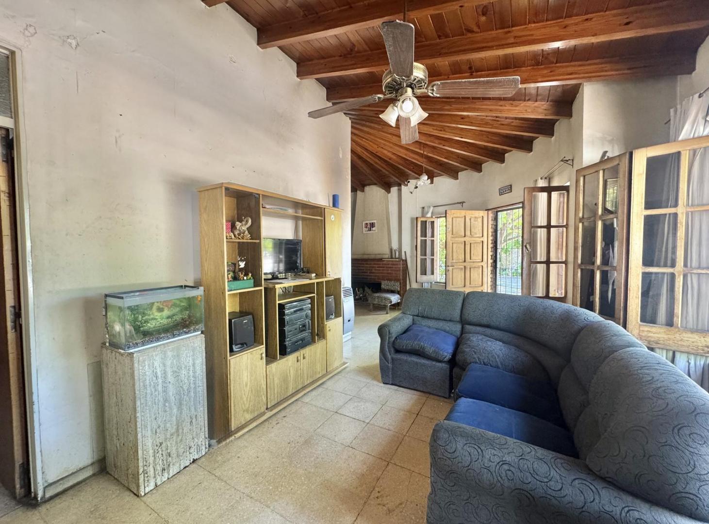 Foto de Casa en venta en Dorrego, Guaymallén, 4 dormitorios, patio y cochera, imagen 1