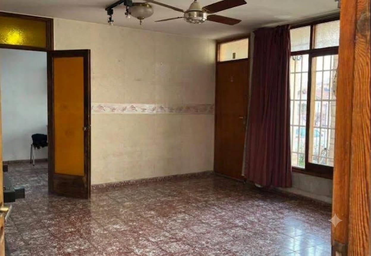 Foto de Casa en venta en Godoy Cruz con tres habitaciones y cochera pasante, imagen 2