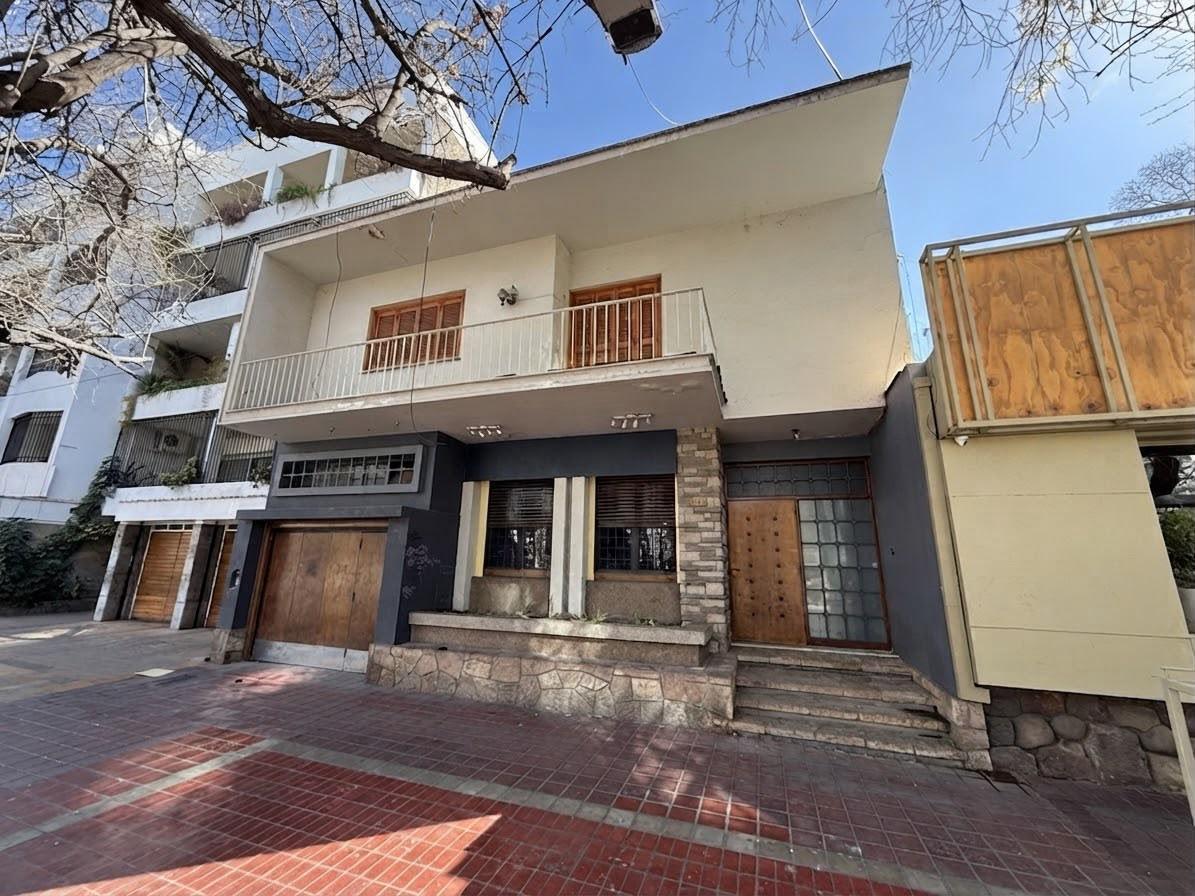 Foto de Casa en Calle Belgrano, ideal para uso comercial o residencial. Apta, imagen 1