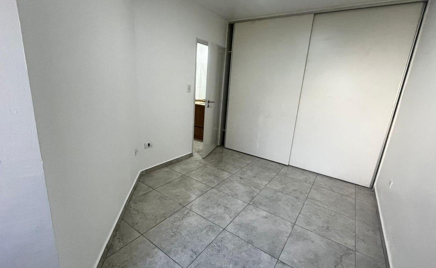 Foto de Departamento planta baja con cochera en Barrio Jardin Trapiche Godoy, imagen 3