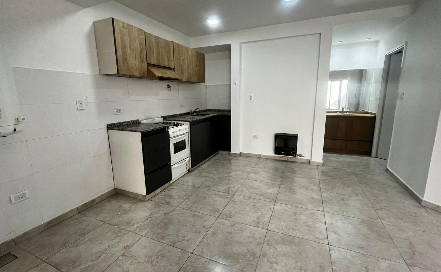Foto de Departamento planta baja con cochera en Barrio Jardin Trapiche Godoy, imagen 4