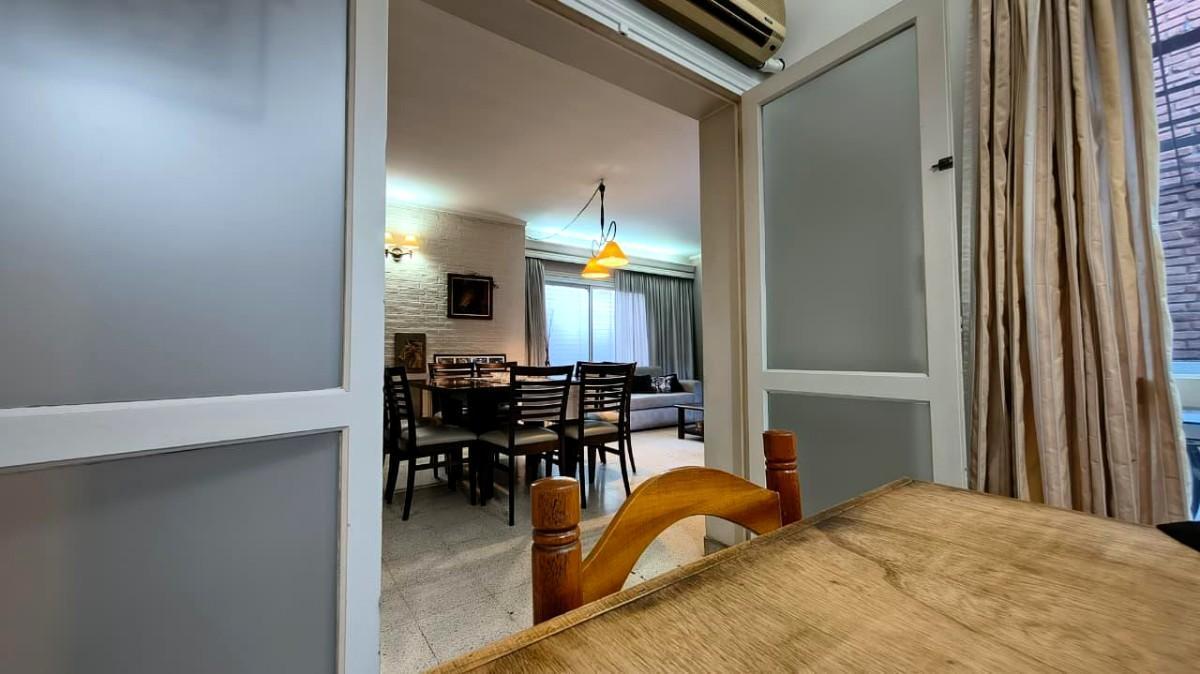 Foto de Hermosa casa a la Venta Rioja 400 entre República de Siria y Morón B°, imagen 3