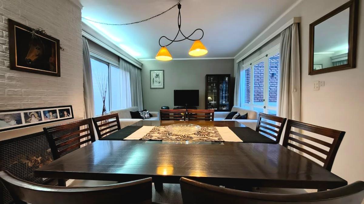 Foto de Hermosa casa a la Venta Rioja 400 entre República de Siria y Morón B°, imagen 2