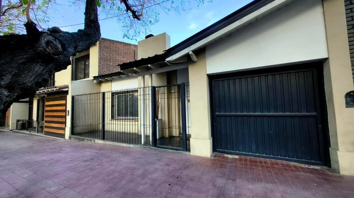 Foto de Hermosa casa a la Venta Rioja 400 entre República de Siria y Morón B°, imagen 1