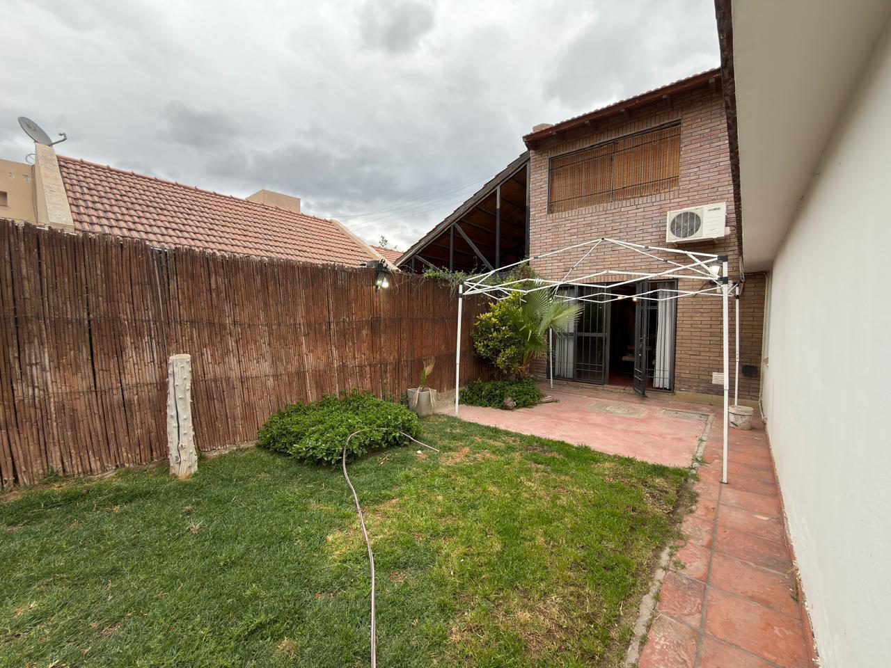 Foto de Espectacular Casa en Venta en Las Heras - 4 Dormitorios - Jardín, imagen 4